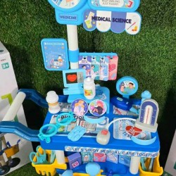 لعبة عربة الطبيب للأطفال تحتوي على 65 قطعة